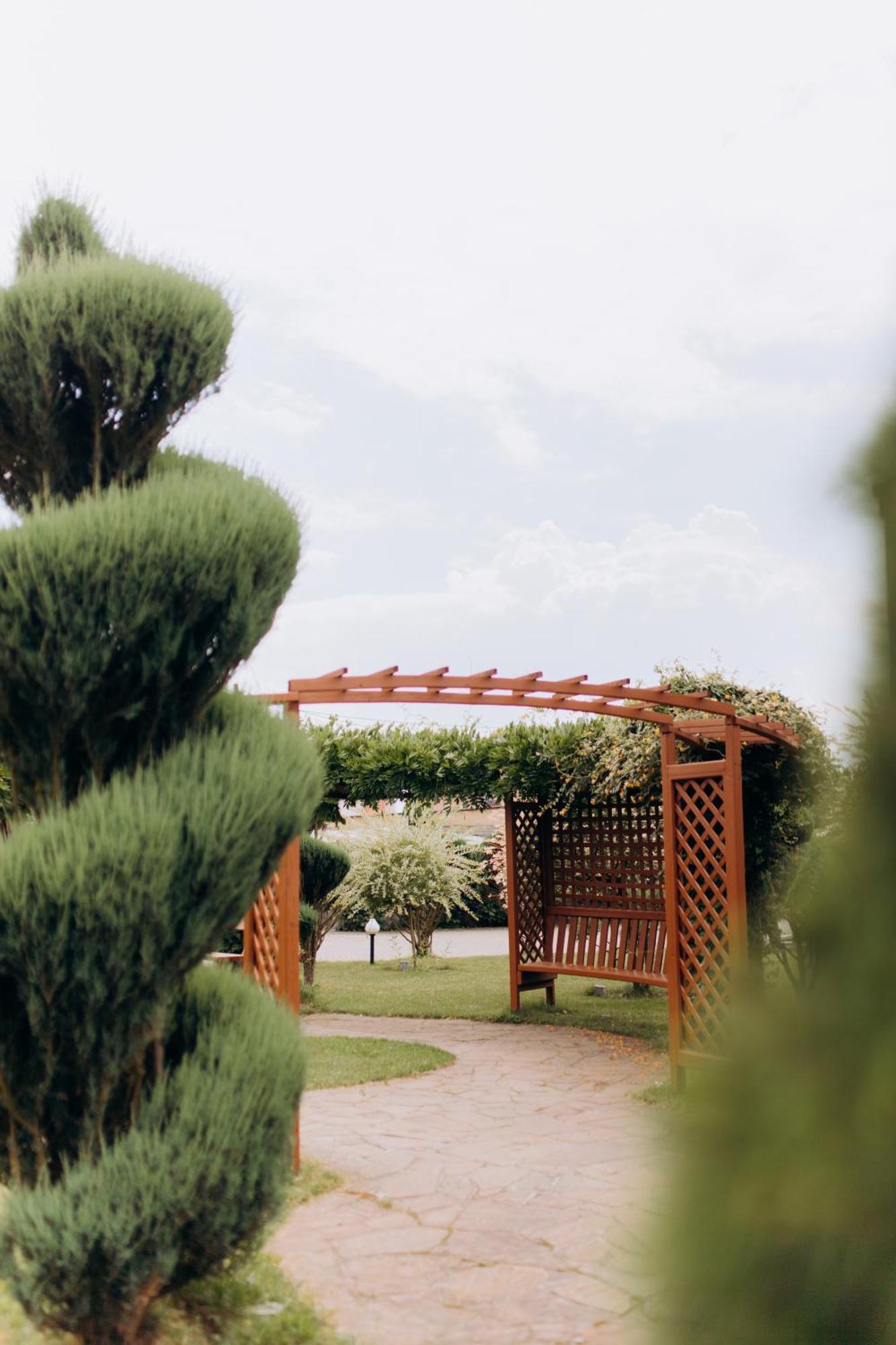 Arta City Hotel Yavoriv  Εξωτερικό φωτογραφία